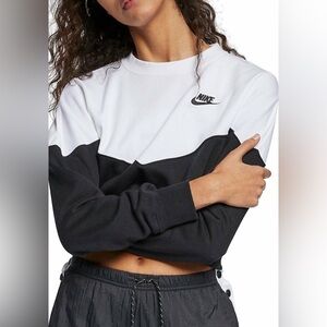 Nike sportswear heritage cropped crew neck sweatshirt